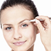 Augenbrauendesign & Augenbrauen-Zupfen beim Friseur